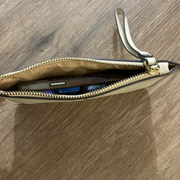 Kate Spade pouch wristlet - Picture 4 of 6